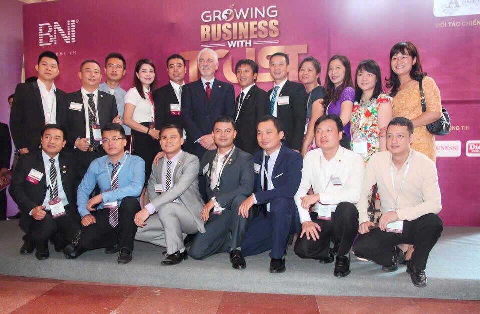 Phạm Tiến Dũng nhận vinh danh tại sự kiện BNI quốc tế
