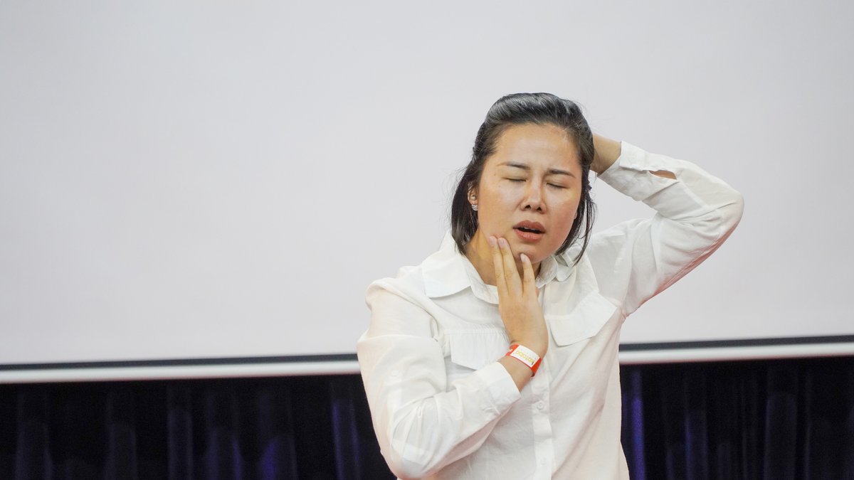 Bế tắc và tự trách Khoảnh khắc bế tắc và tự trách khi lại lùi việc thêm một ngày