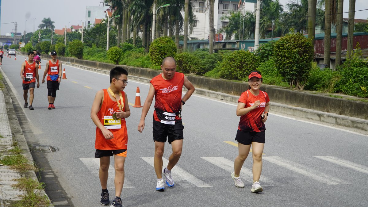 Phạm Tiến Dũng chạy giải marathon — rèn sự tự tin bằng kỷ luật mỗi ngày